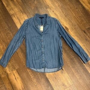 Tommy Hilfiger denim shirt womens size medium dark wash Nee with Tag side detail